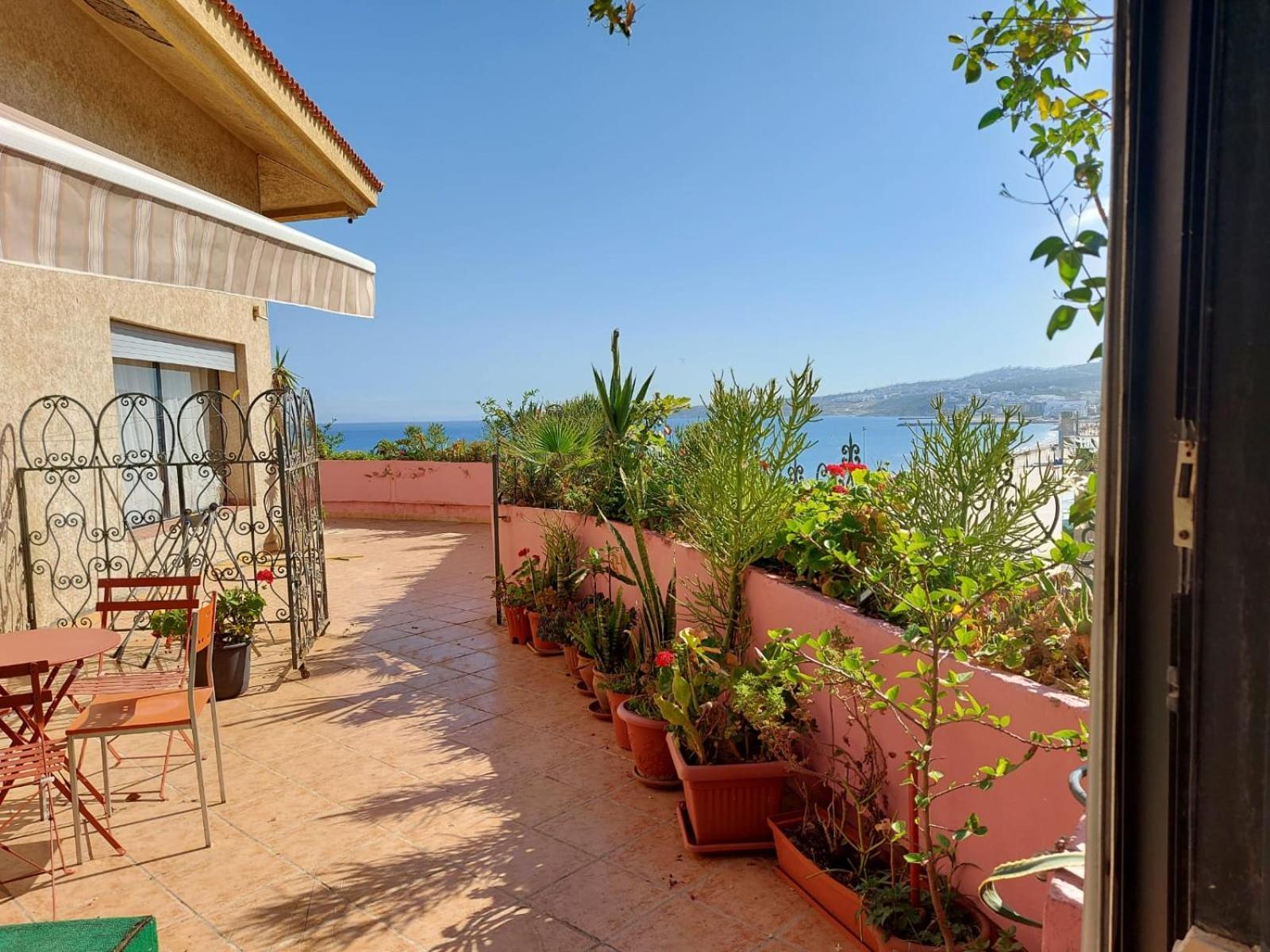 Appartement bord de mer et piscine Tanger Buitenkant foto